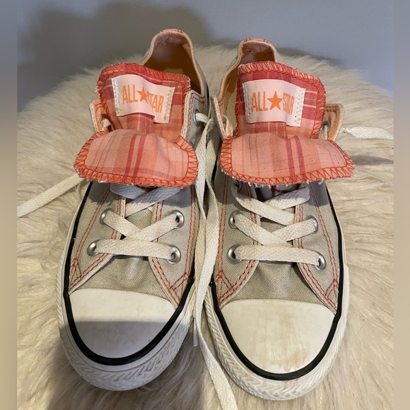Like New/EUC - Super Cute Converse All Star Size 6 - Picture 2 of 9